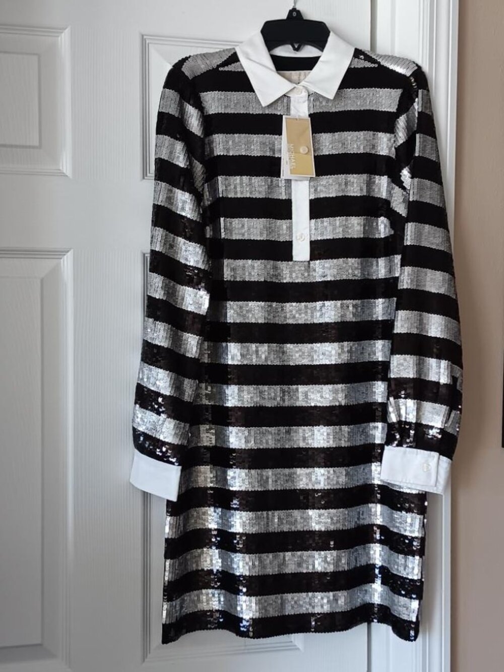 MCHAEL KORS Dress with Black and Silver Sequins Long Sleeves NEW